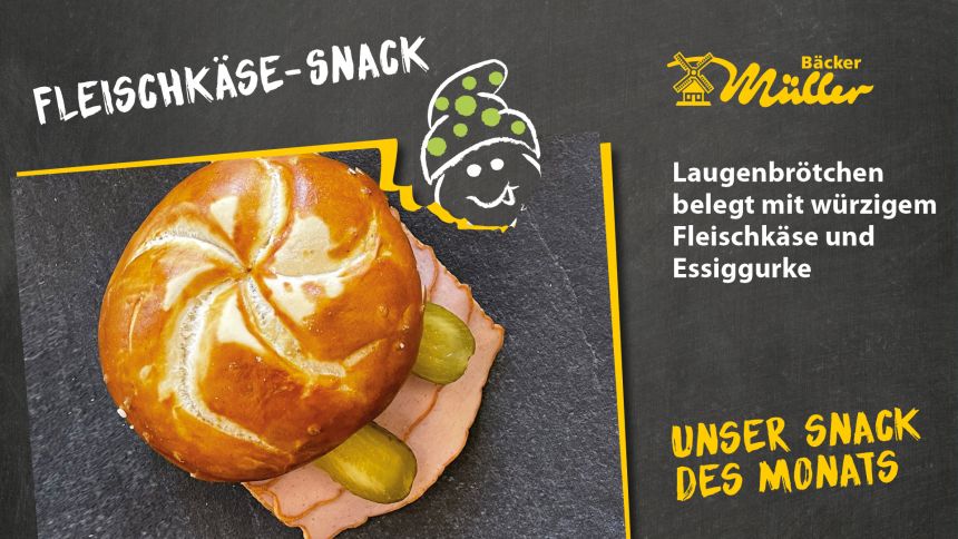 Unser Snack des Monats, ein Laugenbrötchen mit Fleischkäse und Essiggurken